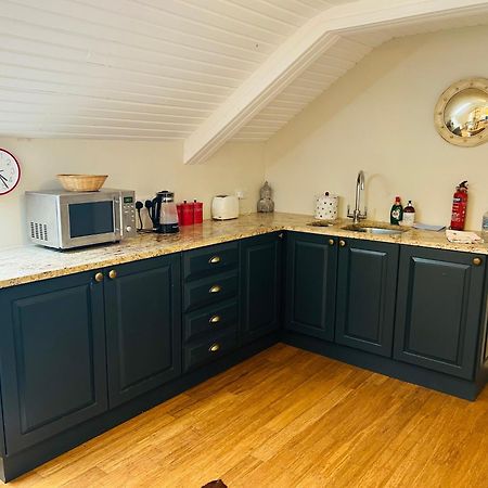 Glastonbury Festival En-Suite Studio With Kitchenette - 2 Miles To Site Exterior foto